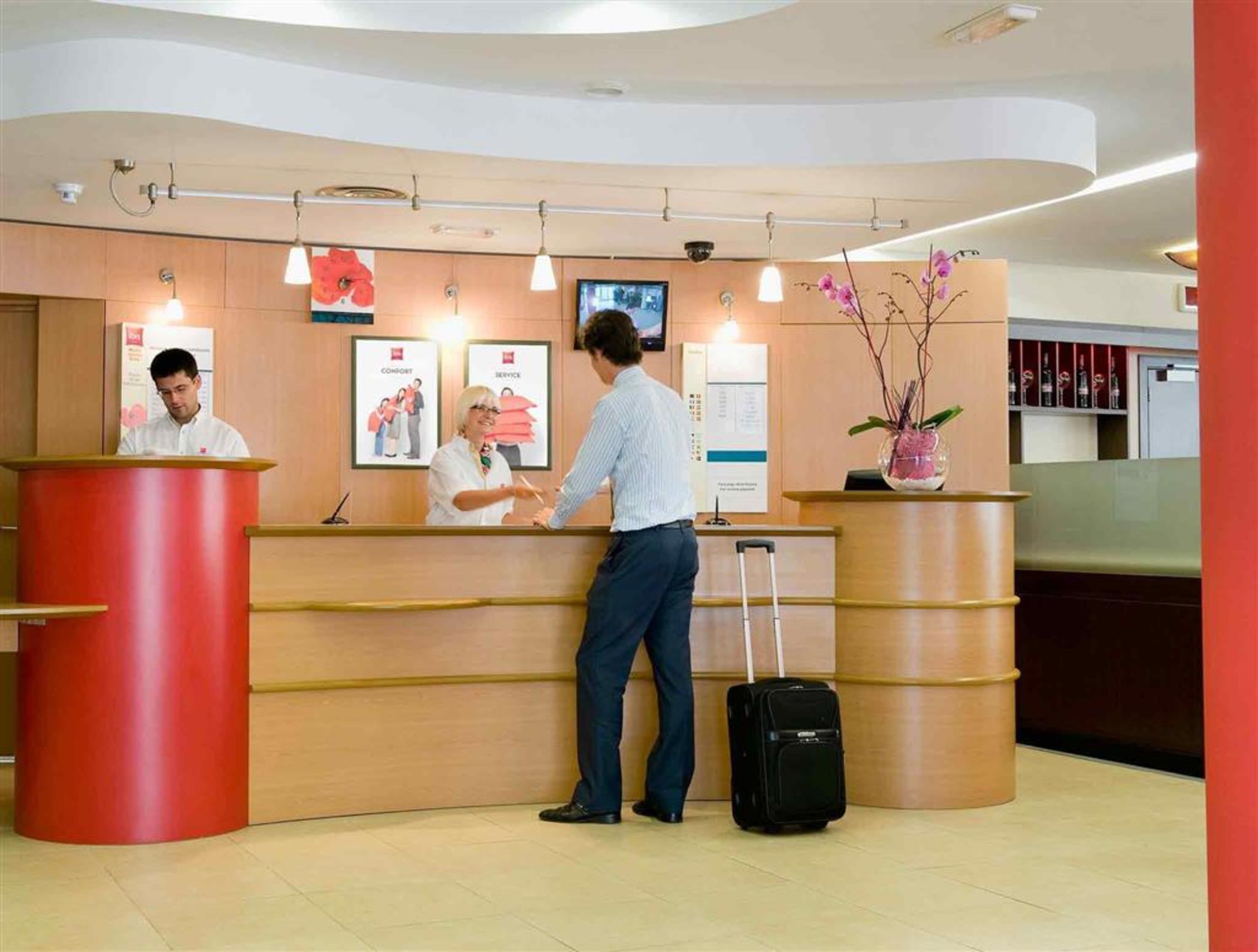 Ibis Madrid Calle Alcala Εξωτερικό φωτογραφία