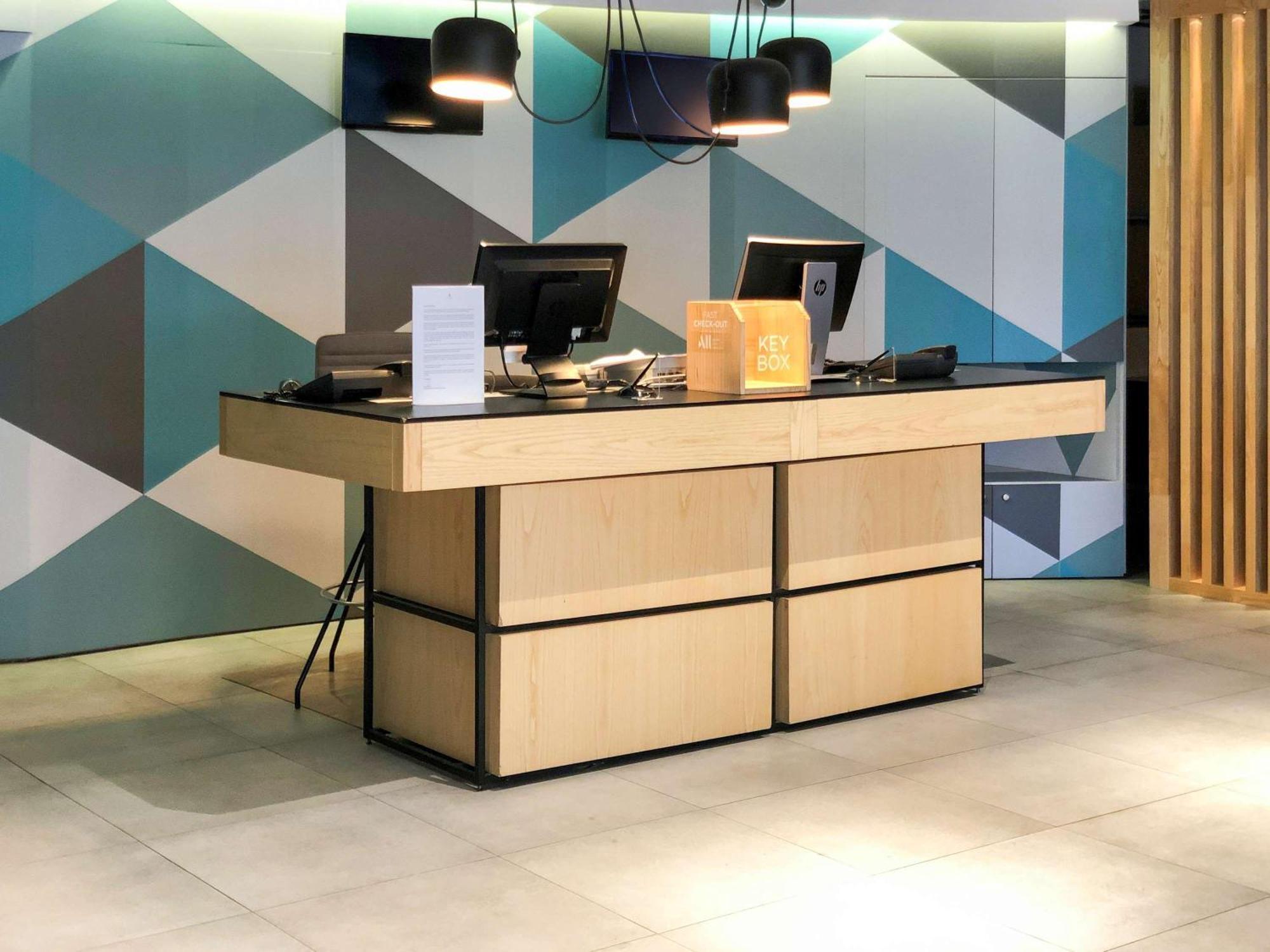 Ibis Madrid Calle Alcala Εξωτερικό φωτογραφία