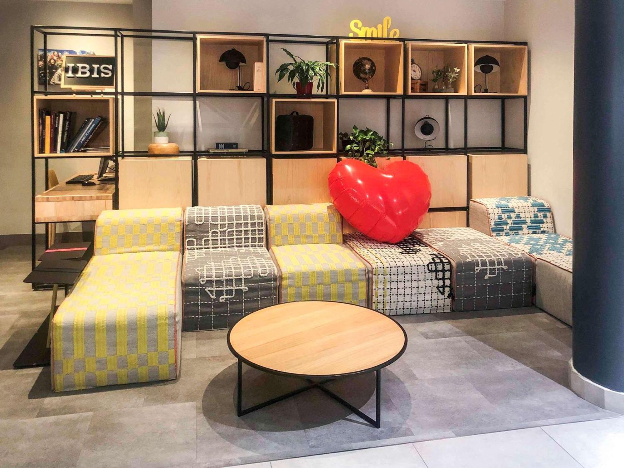 Ibis Madrid Calle Alcala Εξωτερικό φωτογραφία